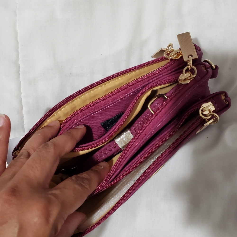 BRAND NEW tri compartmental wristlet/ crossbody - Picture 5 of 7